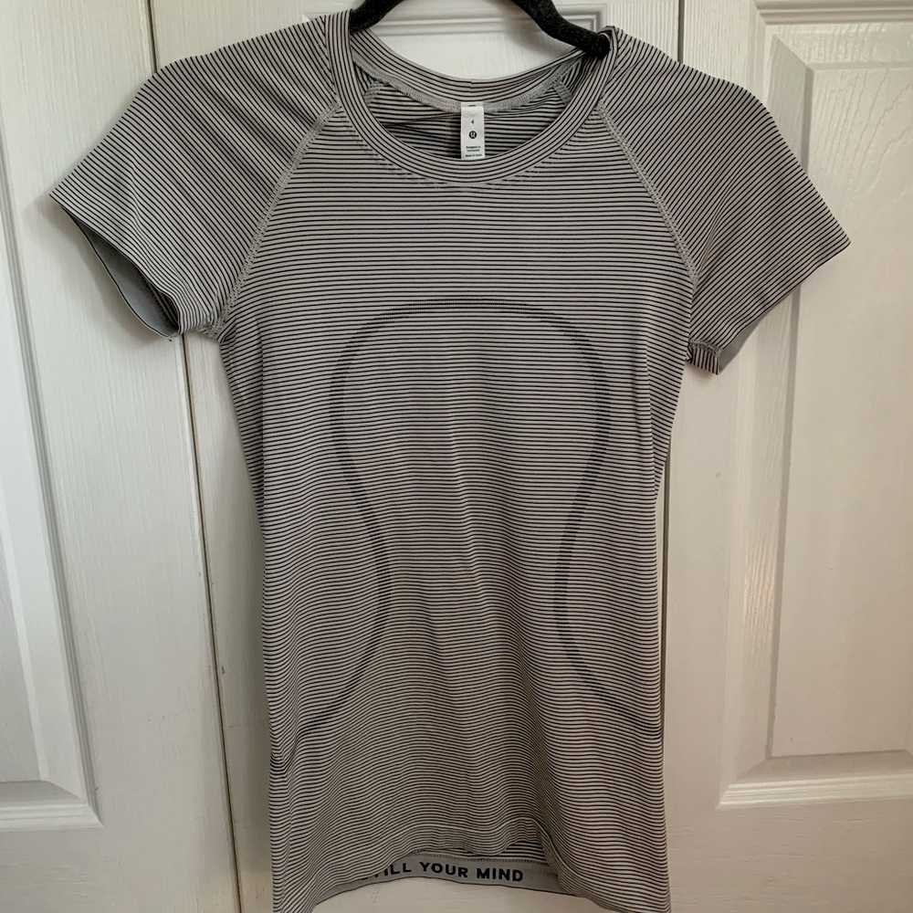 Lululemon swiftly tech short sleeve shirt | tempo stripe white| size: 4